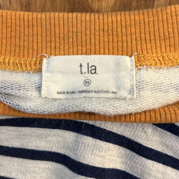t.la by Anthropologie XL Navy Stripe/ Light Gray with Gold Trim Top - Picture 2 of 5
